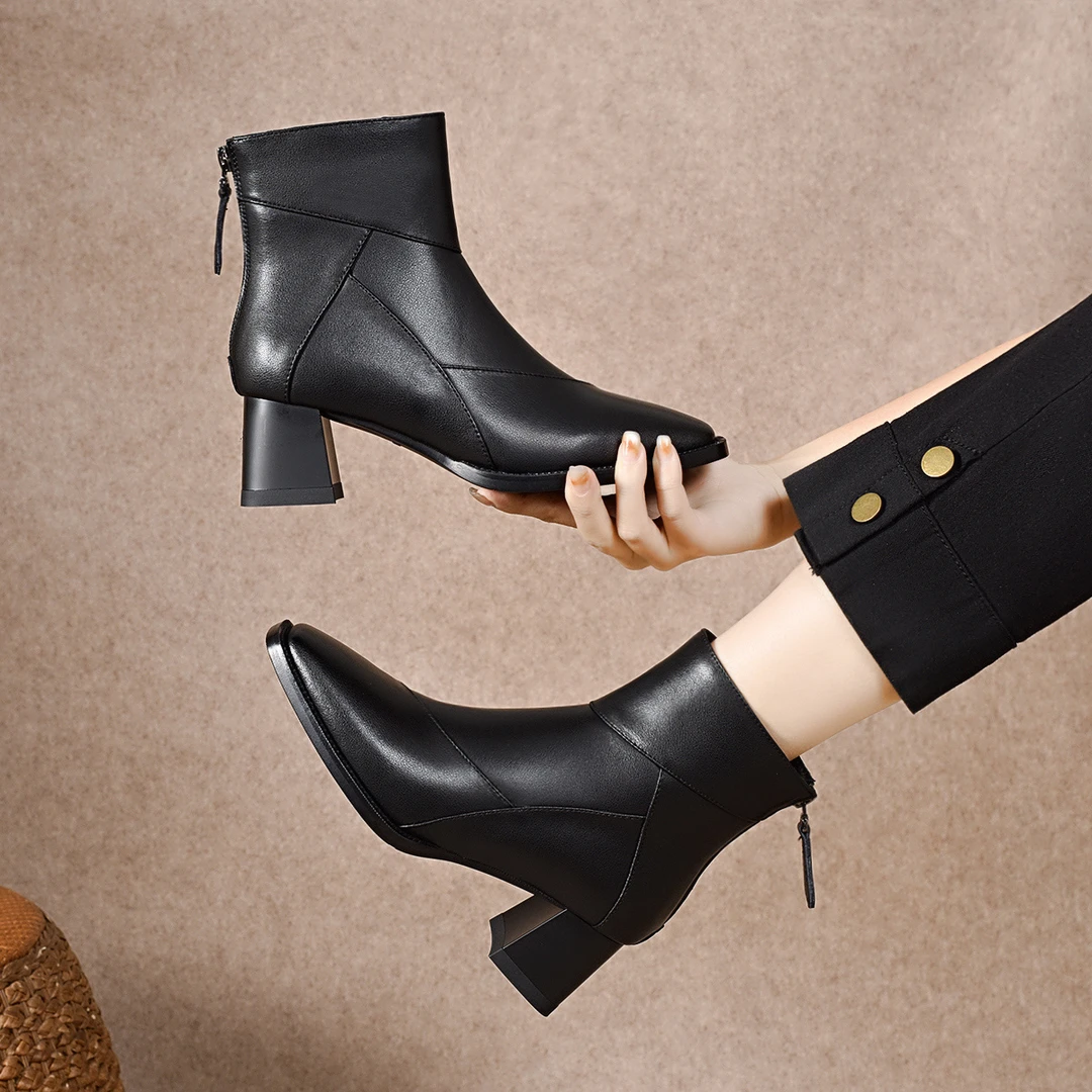 2025年冬季时尚洋气方头粗跟牛皮百搭软皮高跟气质舒适时装短靴女