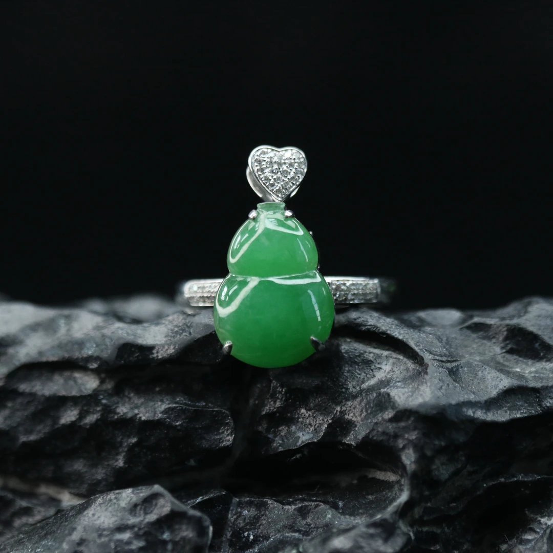 46天然缅甸翡翠A货18k葫芦戒指/301089/上海嘉禾拍卖