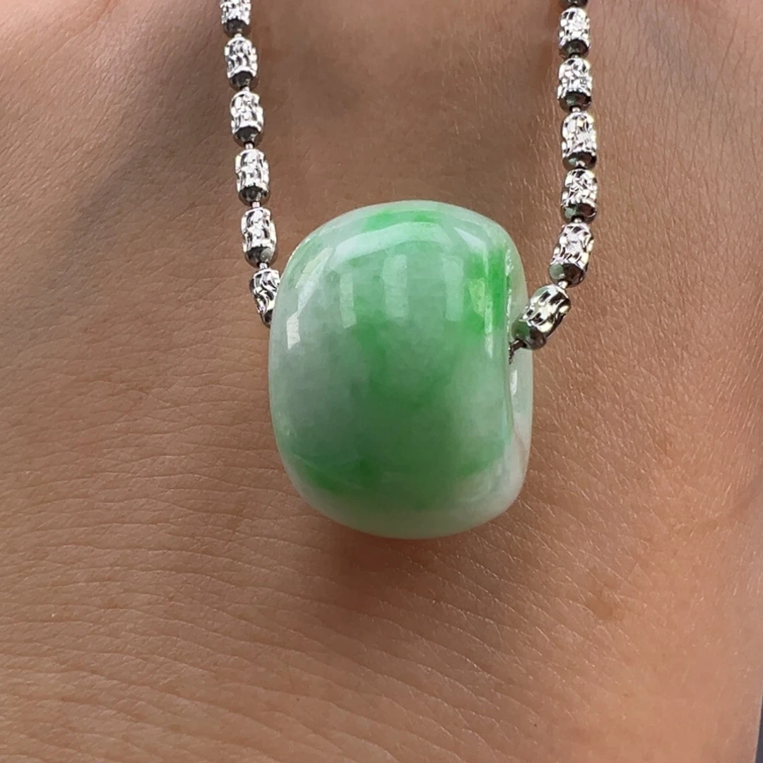 翡翠颈饰未镶嵌翡翠路路通