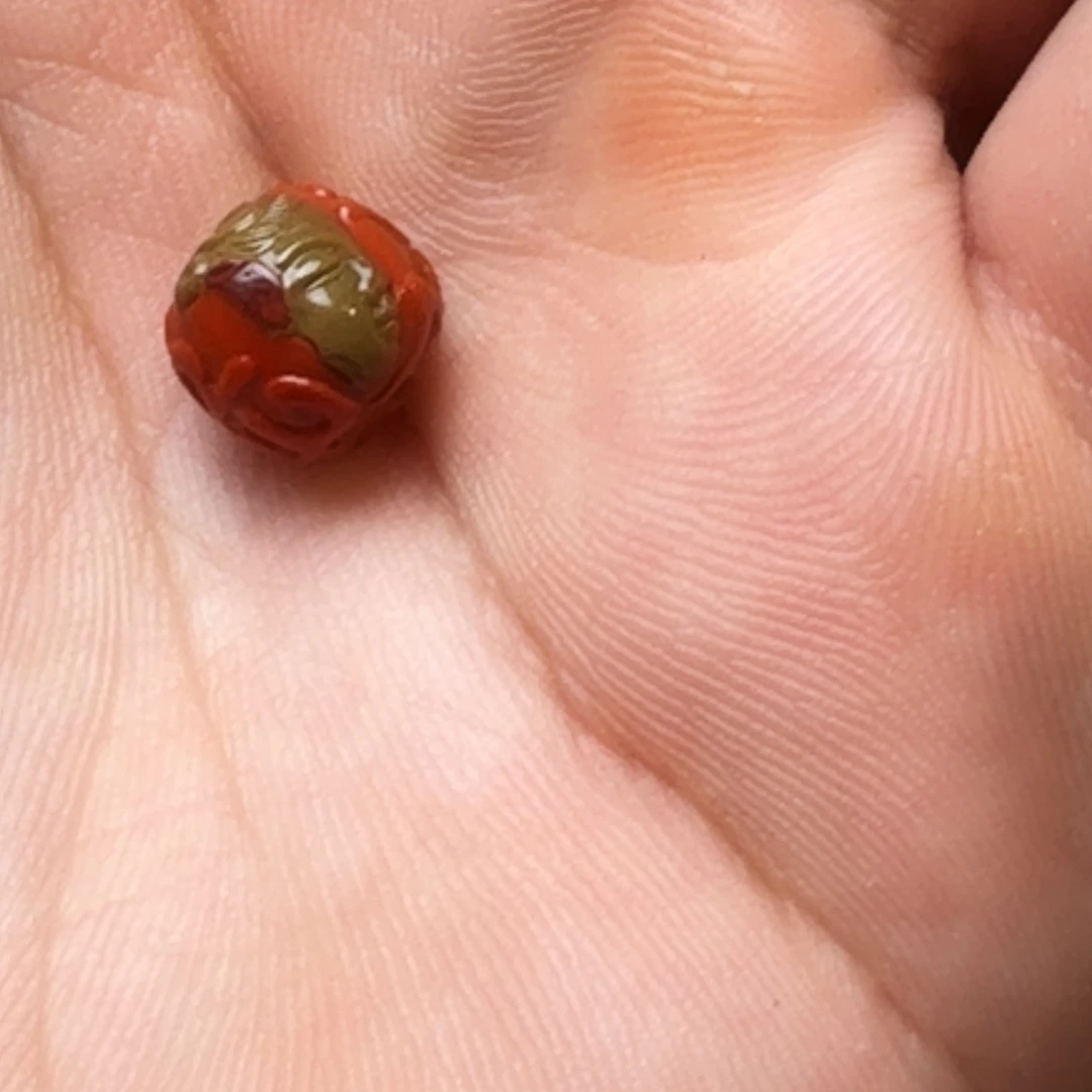 那***葱南红玛瑙小吊坠未镶嵌