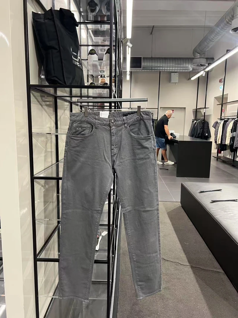 未使用 GIORGIO ARMANI/阿玛尼 AX 修身牛仔裤 不退换