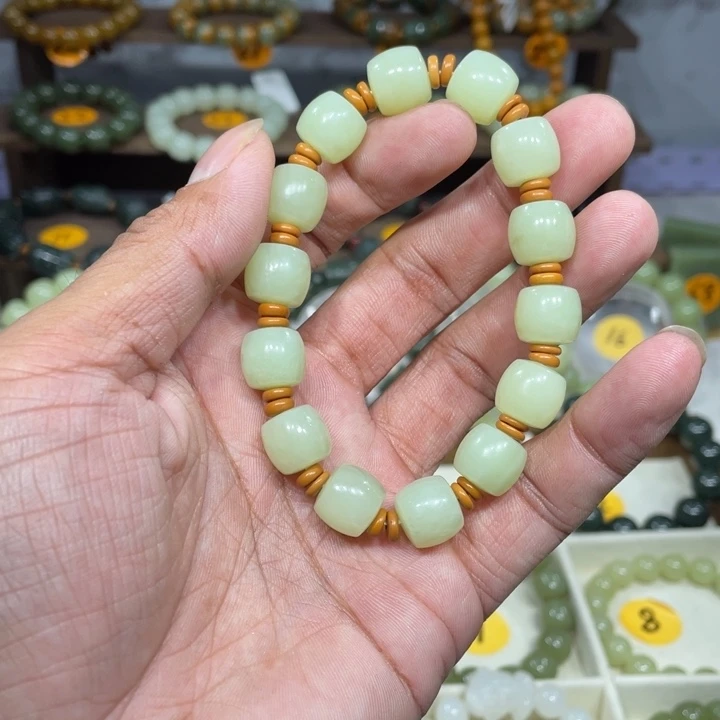 旺***福和田玉未镶嵌手串