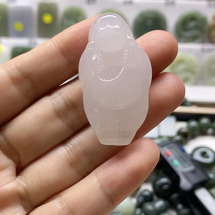 石英岩玉未镶嵌颈饰