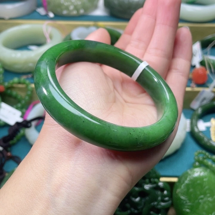 和田玉手镯60圈口 编号6未镶嵌金*