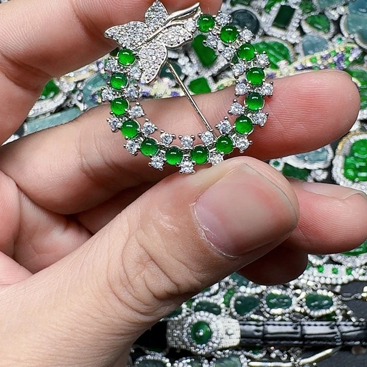 翡翠颈饰未镶嵌天然A货翡翠放漏