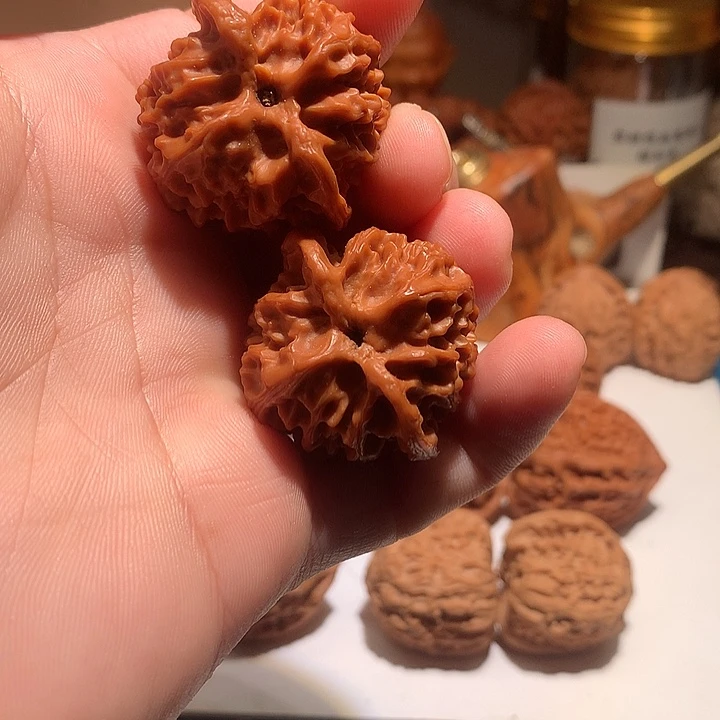 文玩核桃吊坠苹果园（红）