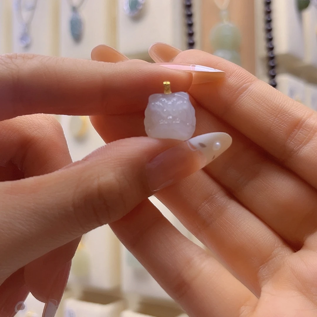 和田玉18K金镶嵌吊坠(赠链)