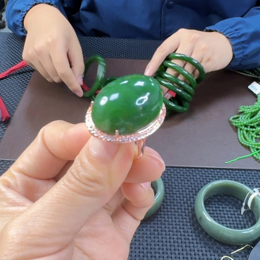 合金戒指和田玉（碧玉）