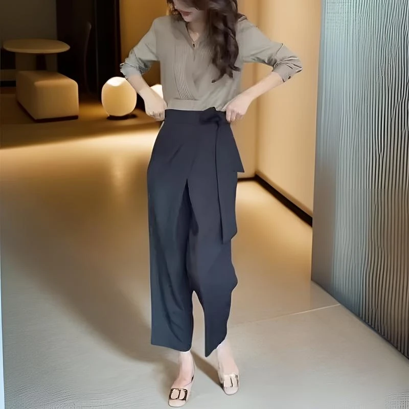 24617大爱美依缘新款时尚百搭高级感通勤简约V领衬衫高腰九分裤女