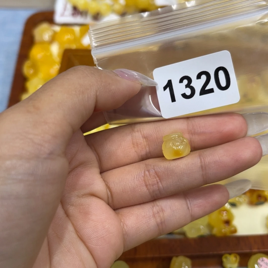 琥珀珠宝奇石未镶嵌