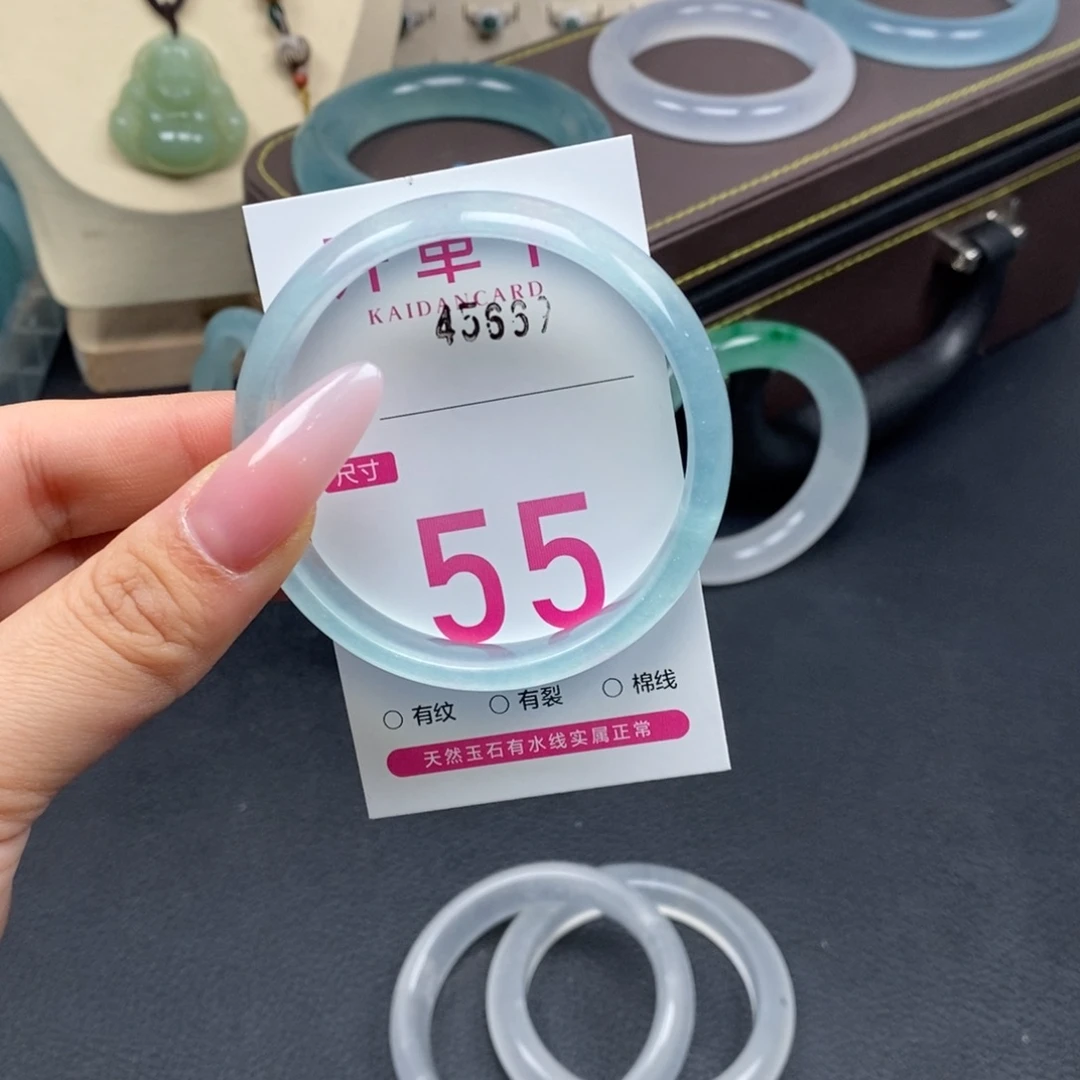 C***.石英质玉未镶嵌手镯