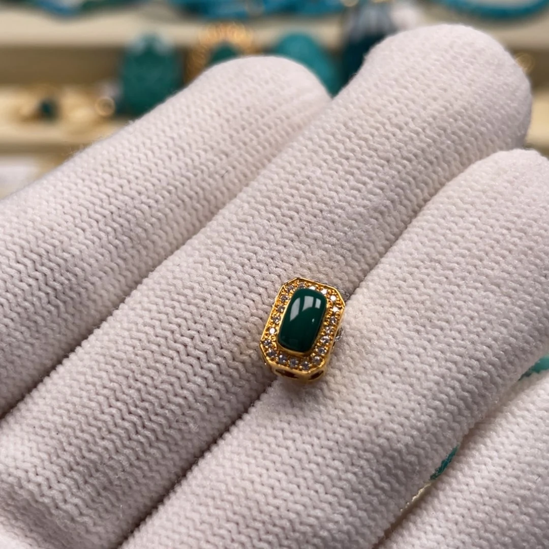 18K金镶嵌绿松石珠宝奇石