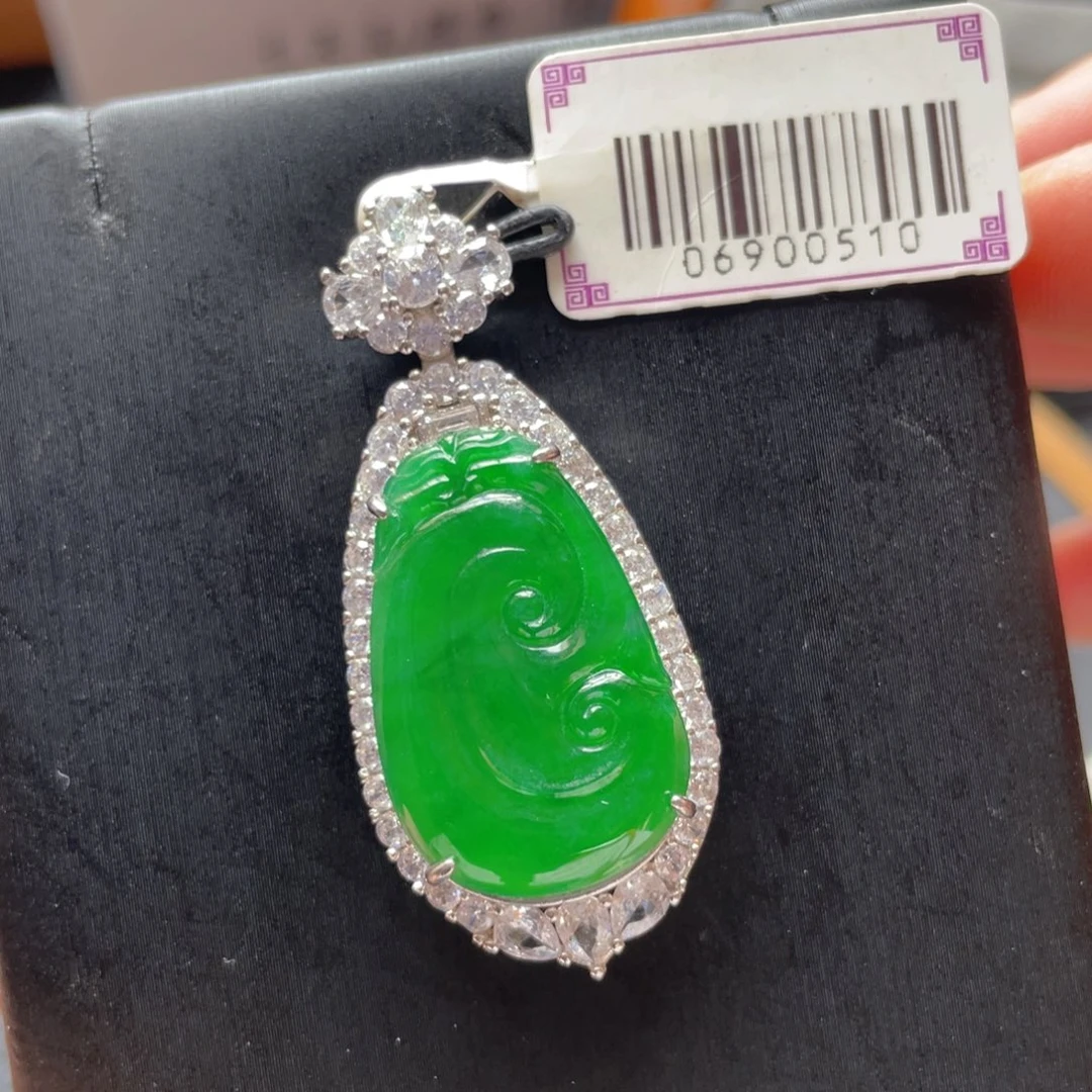 翡翠未镶嵌颈饰吊坠