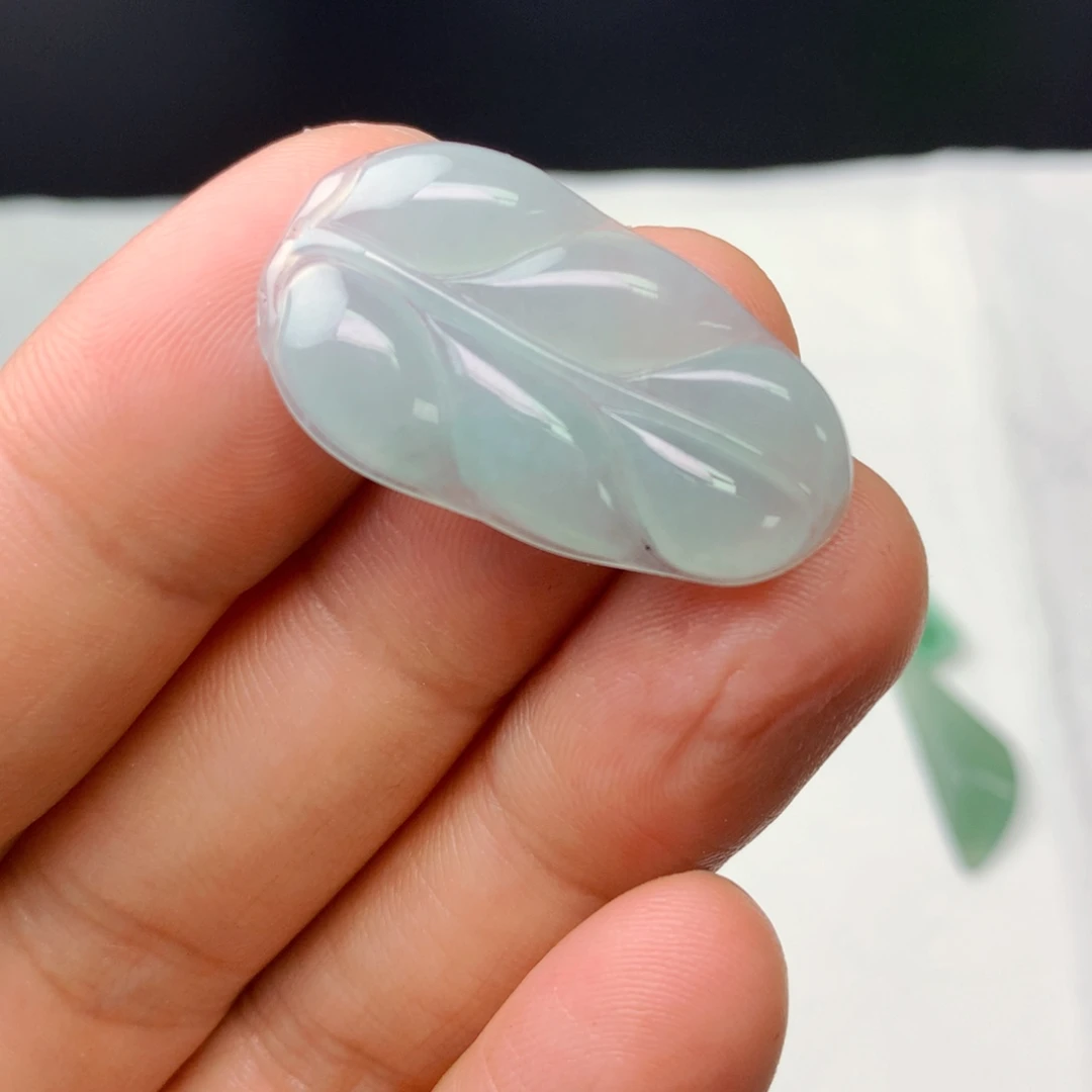 翡翠未镶嵌颈饰翡翠首饰和翡翠珠宝