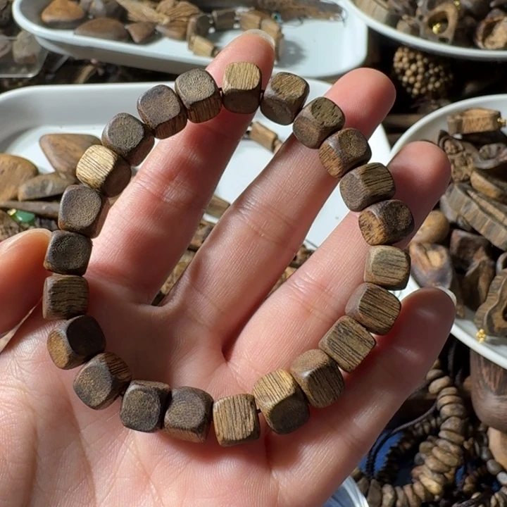 沉香沉香碎屑醇化料白奇楠沉香方糖7.7g