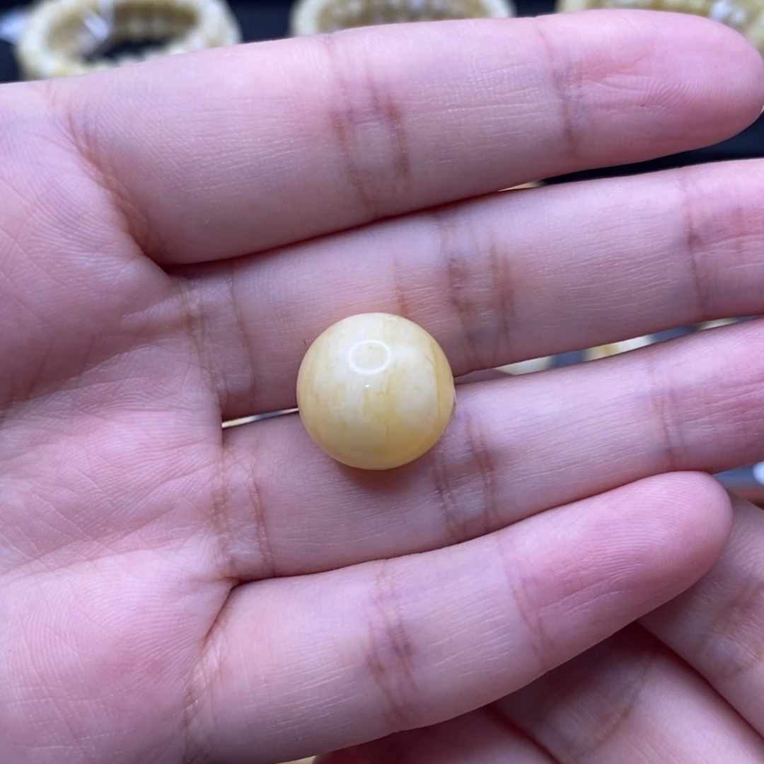 蜜蜡未镶嵌珠宝奇石14.9