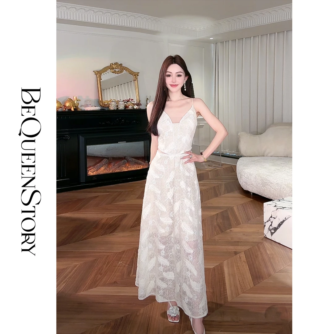 BeQueenStory【轻羽舞会】2025新款蕾丝羽毛亮片收腰吊带A字连衣裙