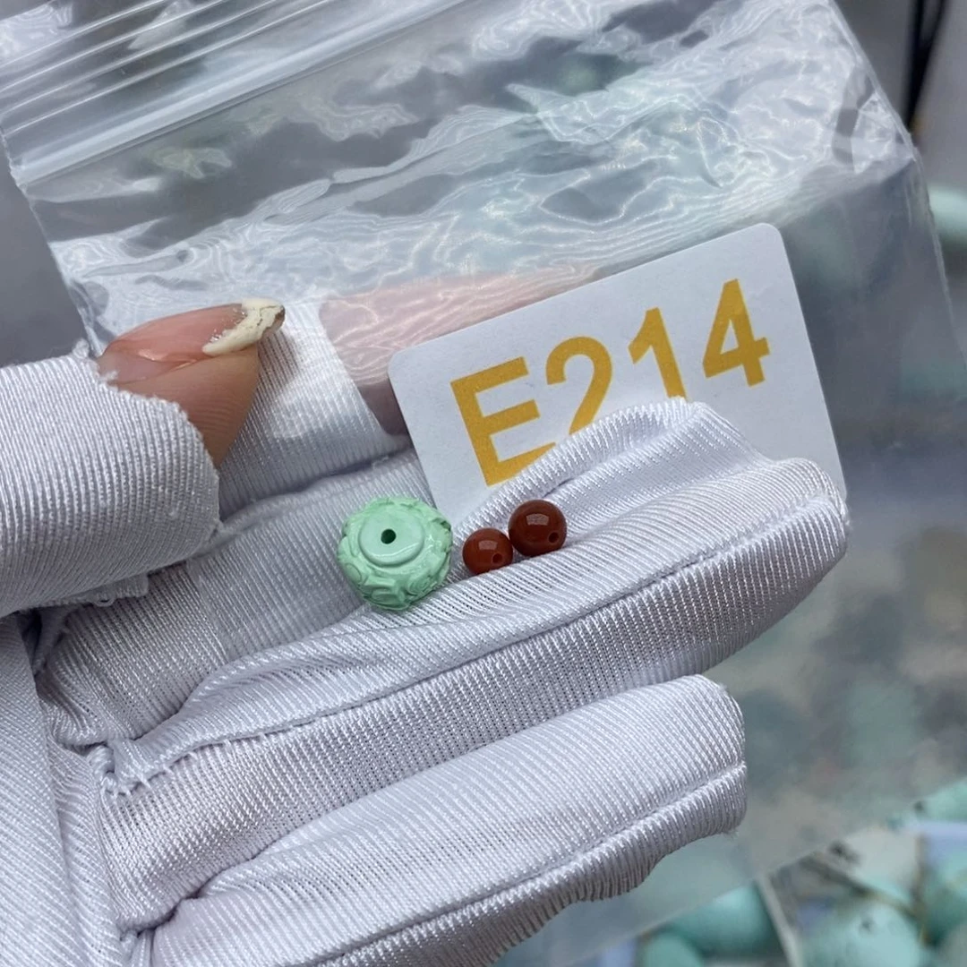 南红玛瑙未镶嵌珠宝奇石