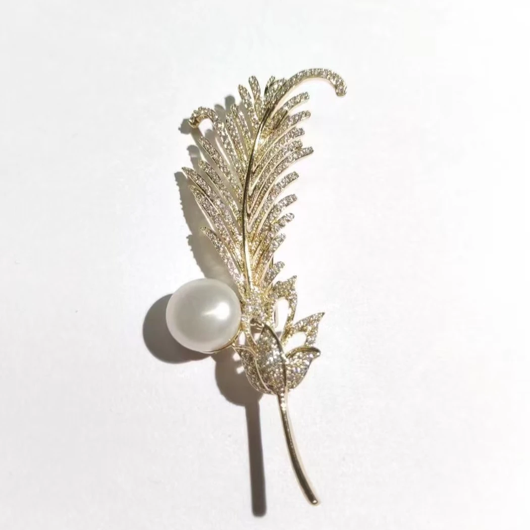 铜合金合成锆石胸针 HY1426珠珠白羽胸针