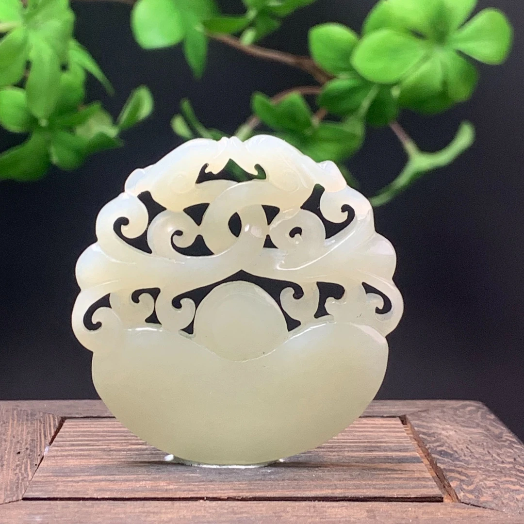 C012珠宝玉石精选和田玉吊坠