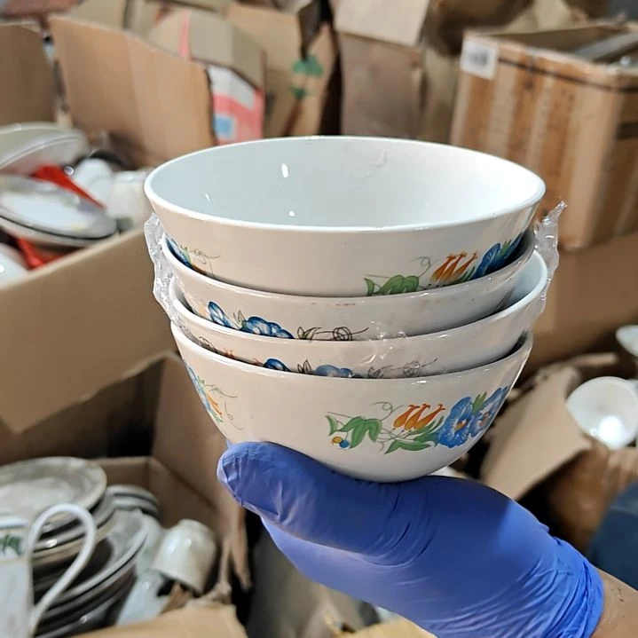 瓷片陶瓷盘子碗啥都有