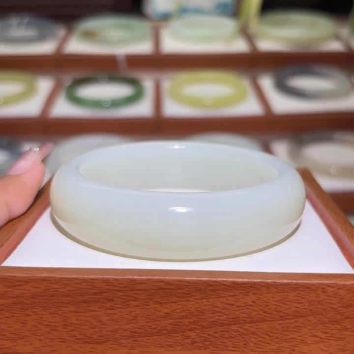 和田玉未镶嵌手镯新疆轮胎暖白卡57/58