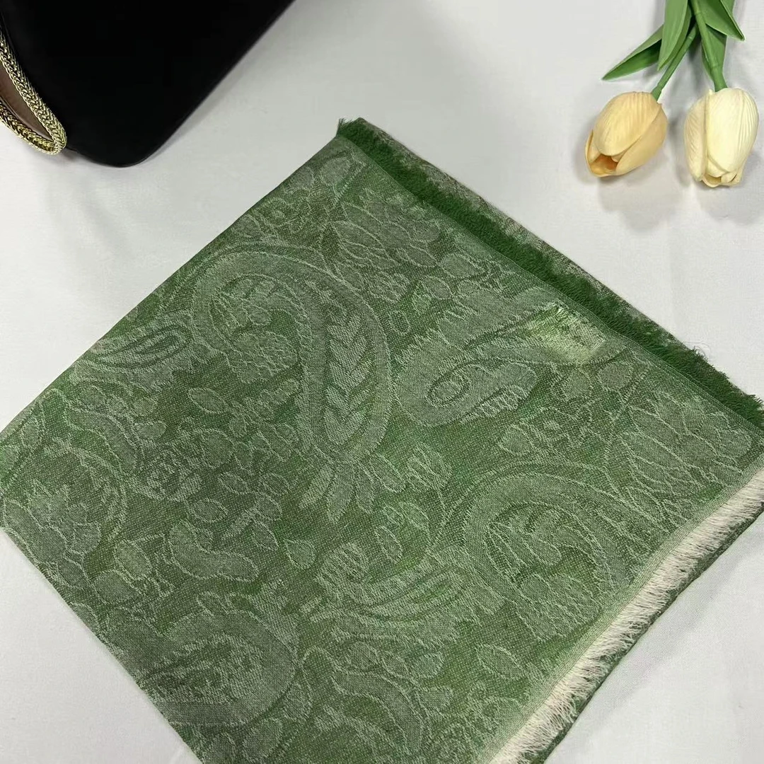 110羊毛方巾-碧山绿 提花105cm丝巾