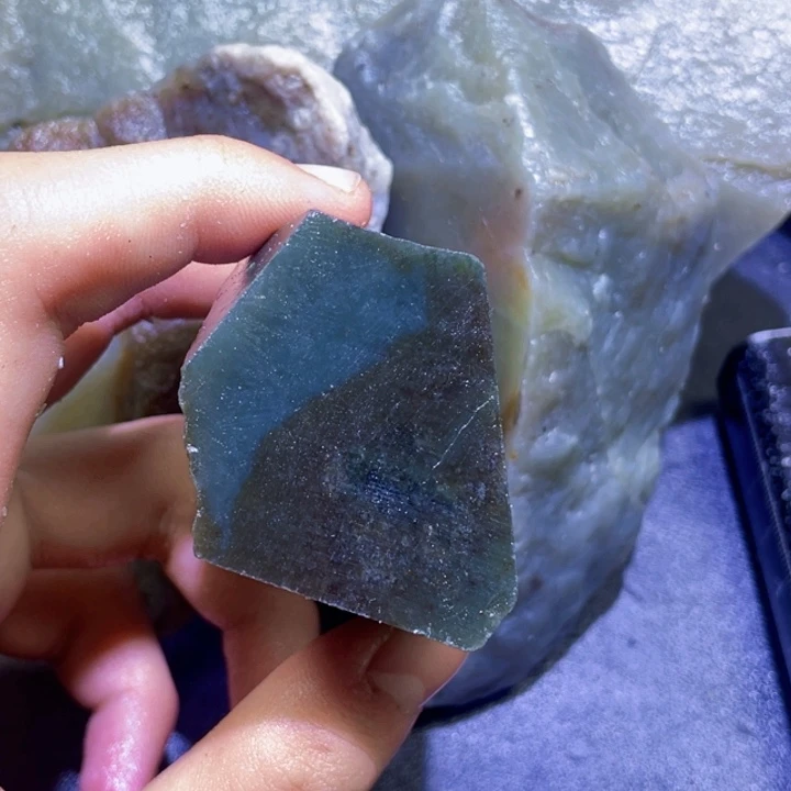 和田玉未镶嵌珠宝半成品