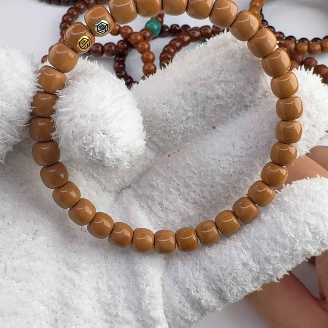 猴头核桃手串瑕疵