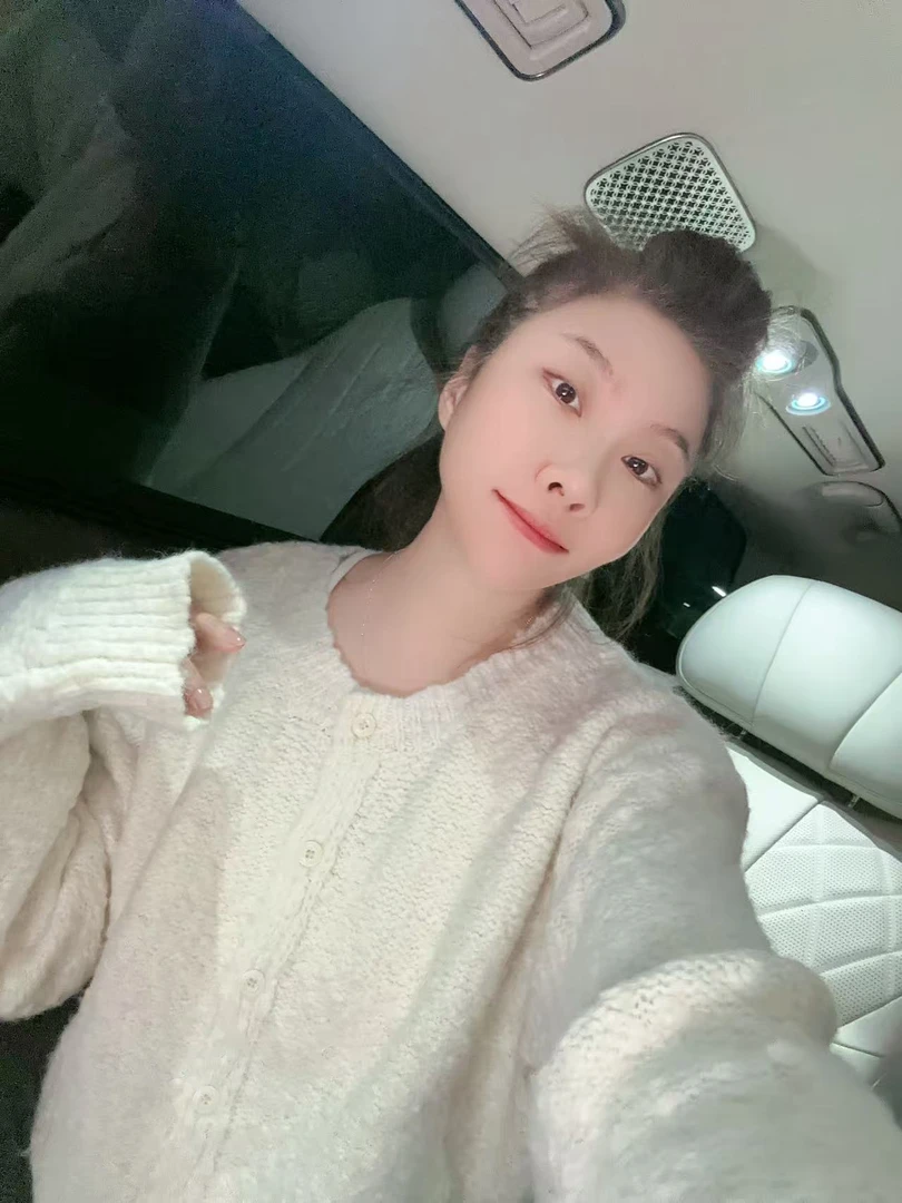 《丫丫推荐款》12140设计款白色圆领云朵毛衣