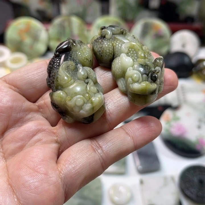 独山玉未镶嵌颈饰