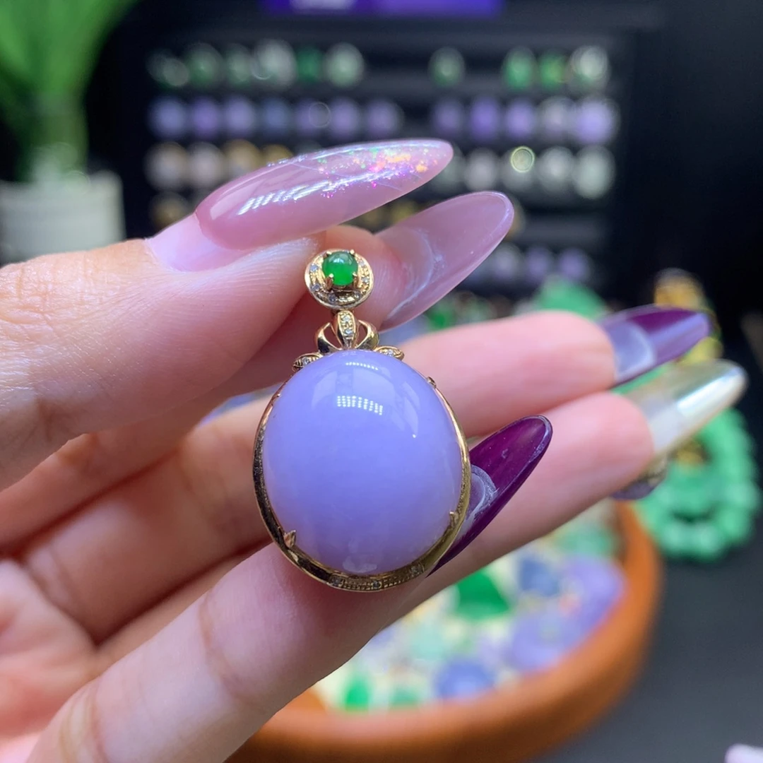 翡翠18K金镶嵌颈饰