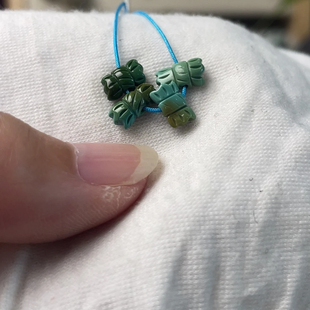 南红玛瑙配饰未镶嵌