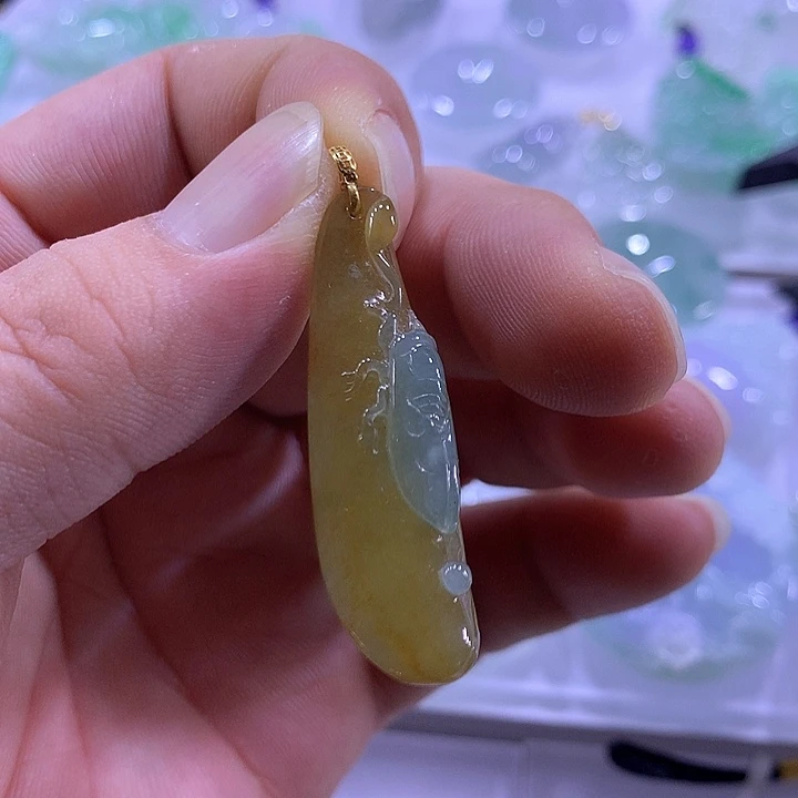 翡翠18K金镶嵌颈饰天然翡翠A货吊坠
