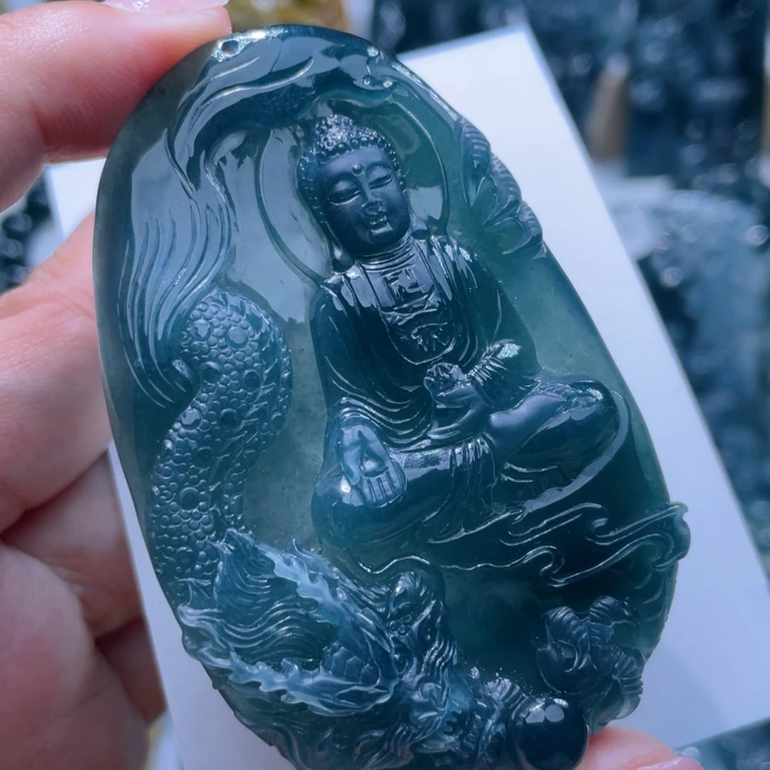 翡翠颈饰未镶嵌晨