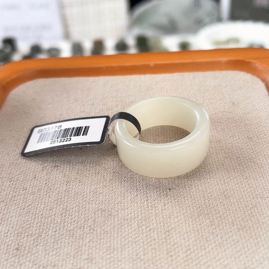 和田玉（糖玉）未镶嵌戒指Y98白直切18.7不退换