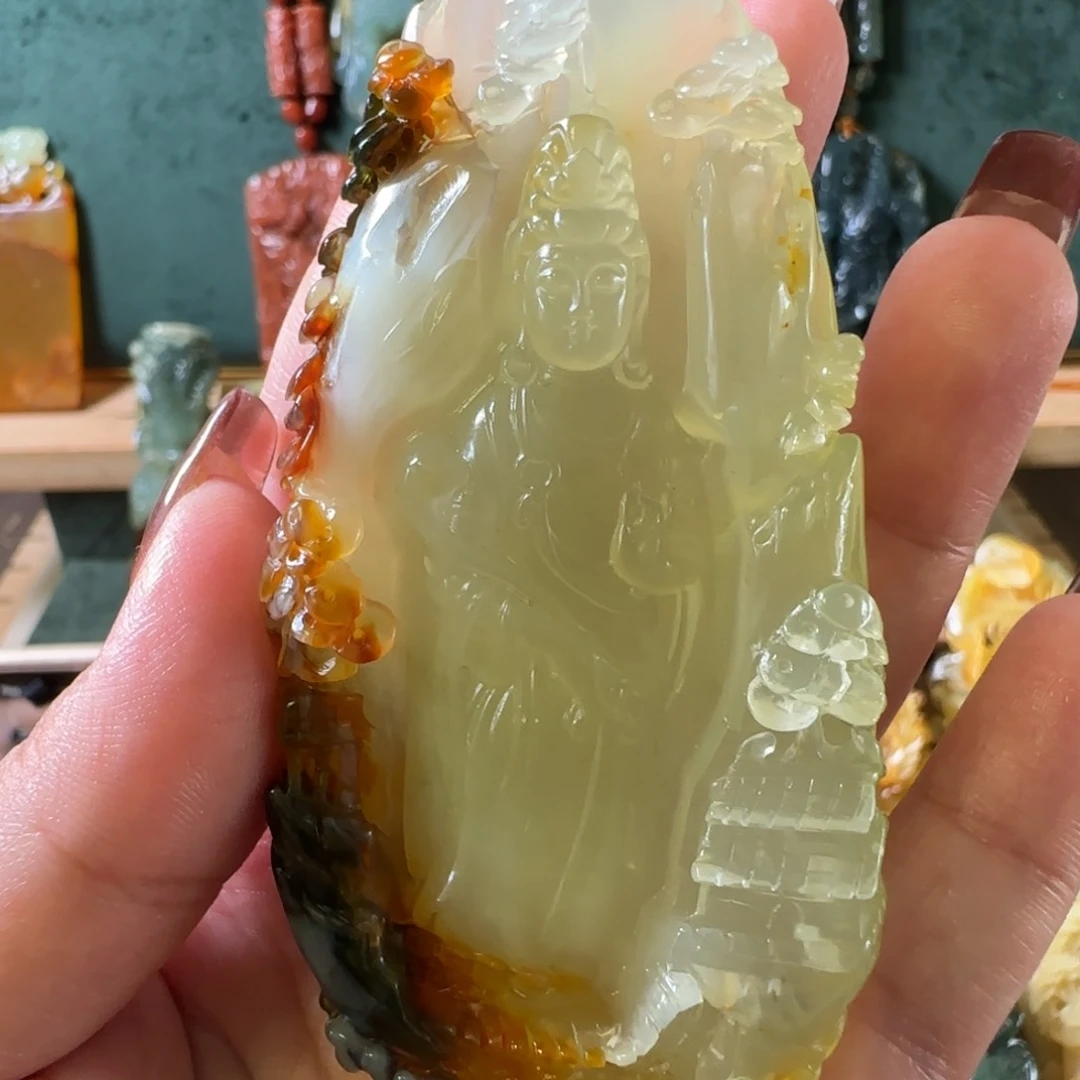 蛇纹石玉合金颈饰三****酒