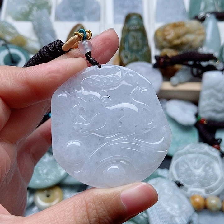 翡翠吊坠(不含链)未镶嵌翡翠