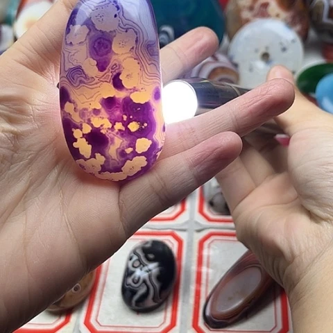 玛瑙/玉髓颈饰未镶嵌