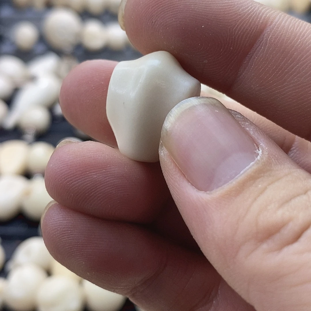 脑***秃菩提根/象牙果吊坠