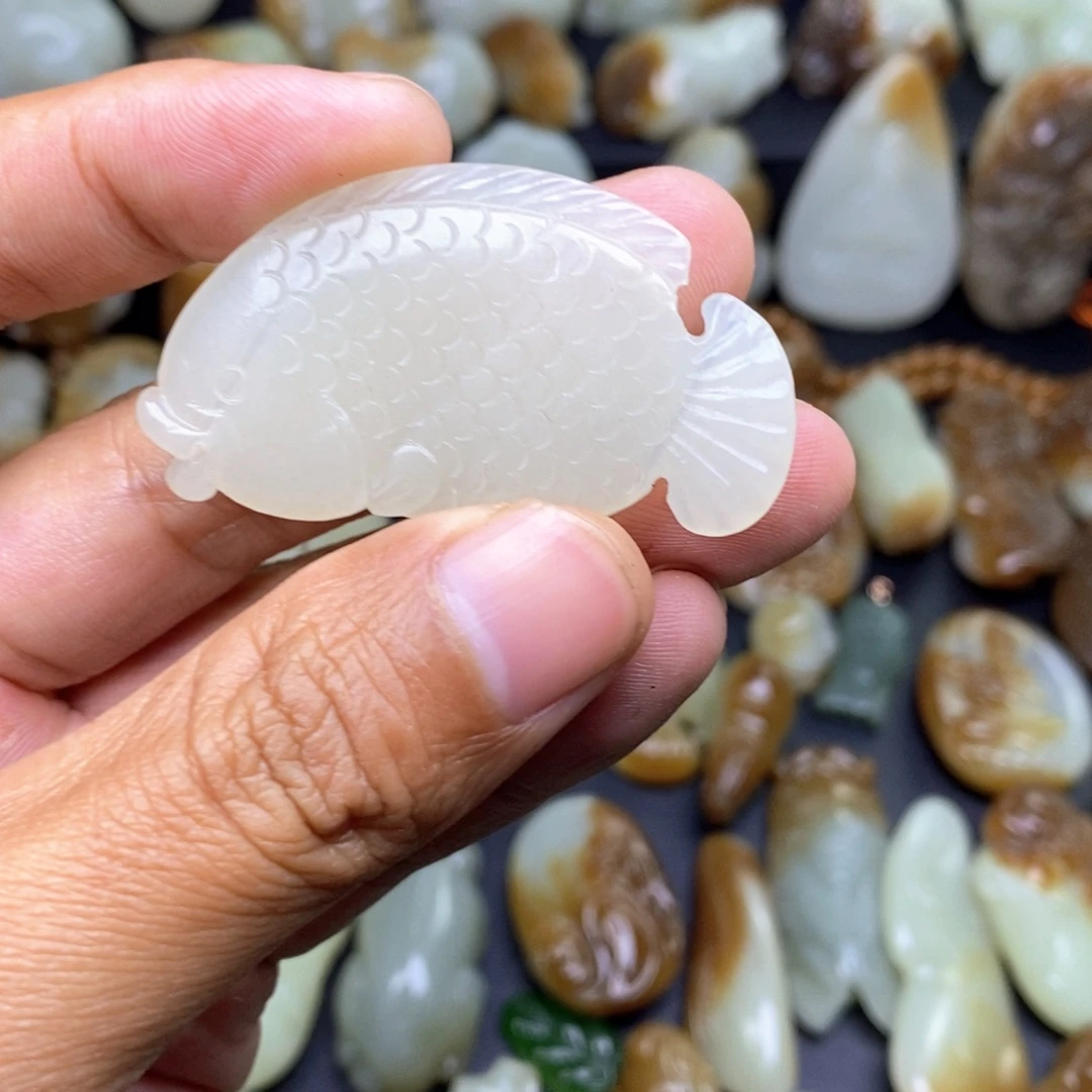 和田玉未镶嵌颈饰