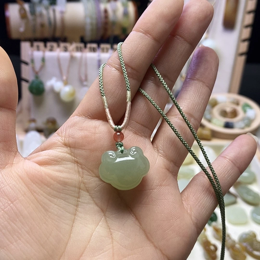 颈饰未镶嵌和田玉