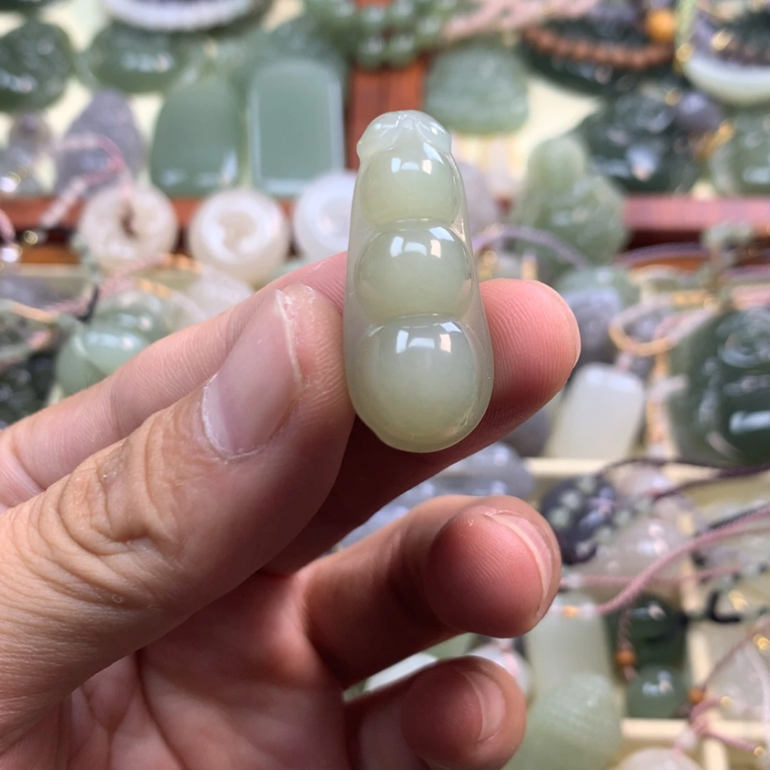 【闪购商品】颈饰未镶嵌和田玉