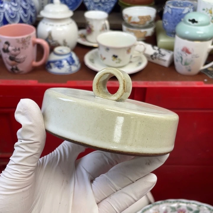 他家瓷器真美….开播了