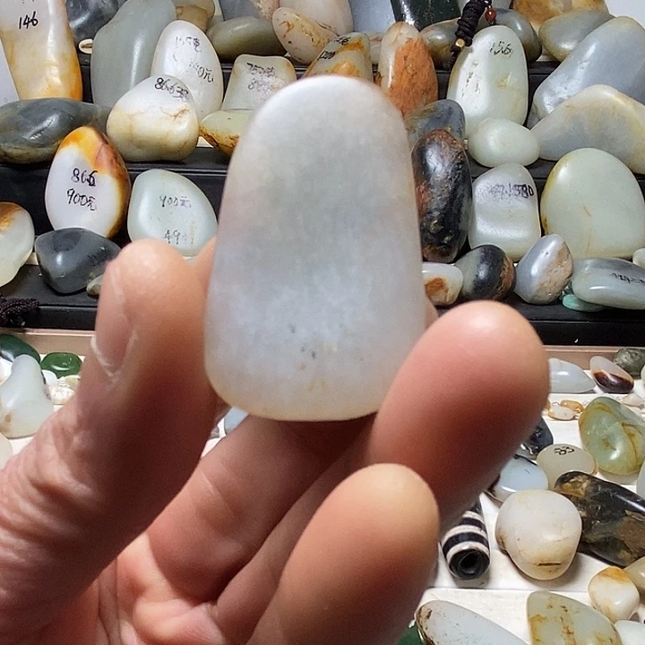 和田玉未镶嵌颈饰吊坠