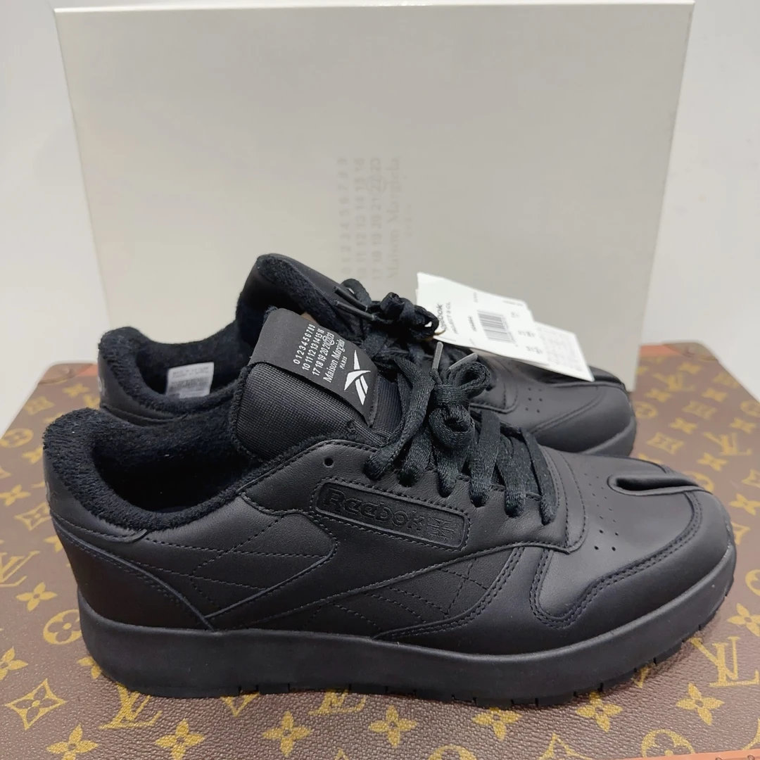 全新未使用  马蹄运动鞋尺码41成色看直播 GSL3066
