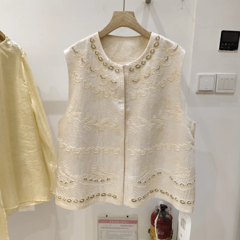 甜美刺绣马甲女无袖坎肩背心2025年春季新款国风提花别致圆领上衣