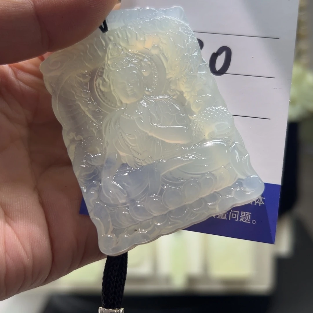 东***莲蛇纹石玉未镶嵌颈饰