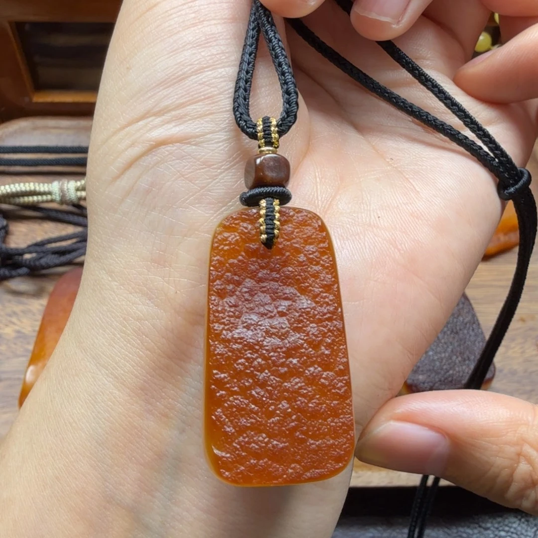 未镶嵌吊坠(赠链)琥珀