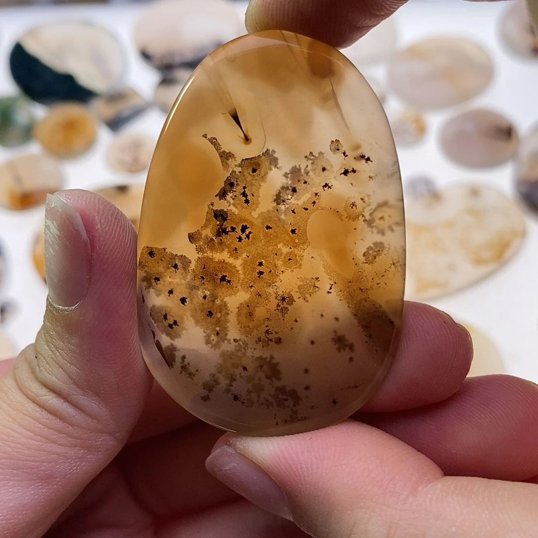 未镶嵌玛瑙/玉髓珠宝奇石